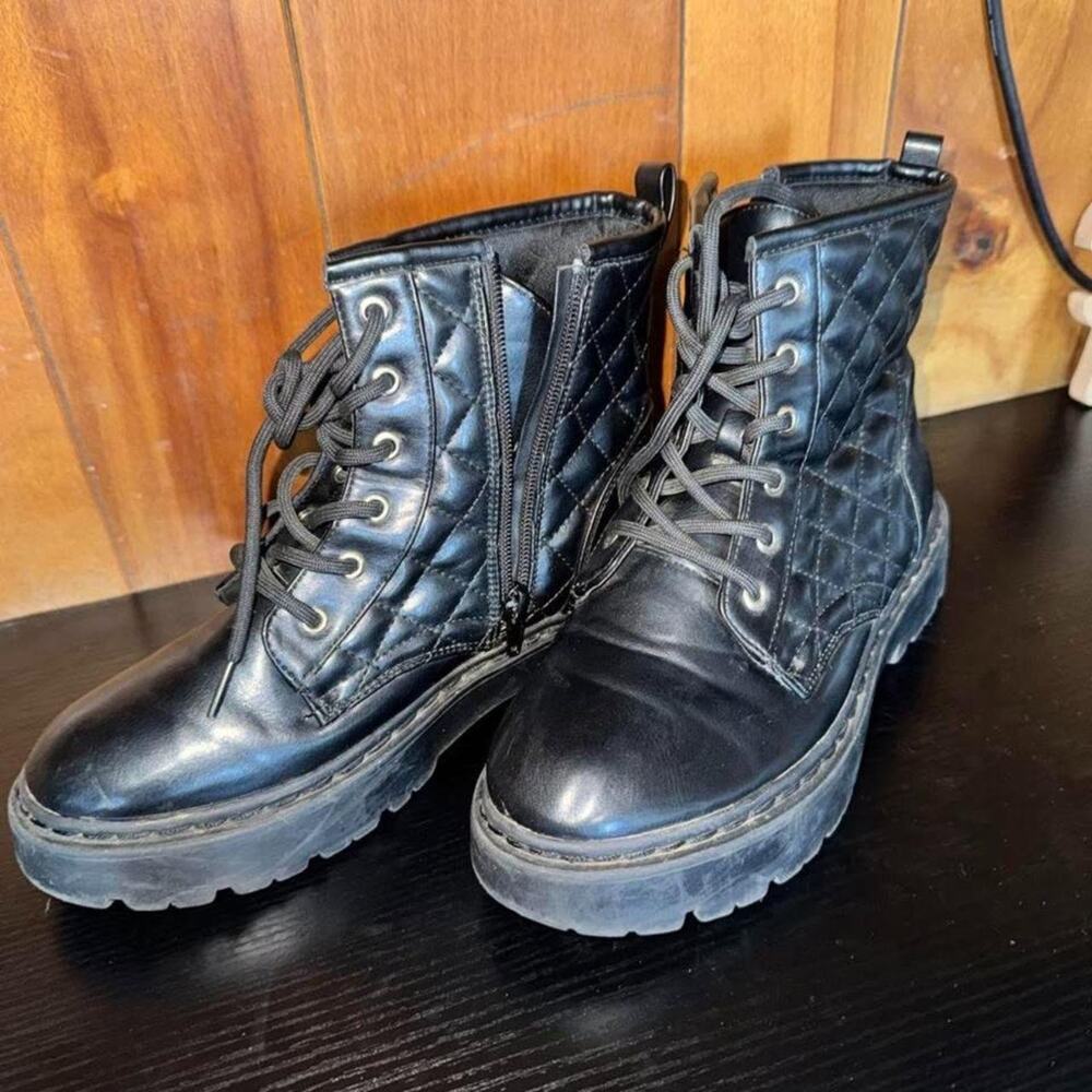 Steve madden black quilted combat